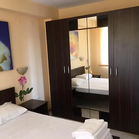 Aparthotel Hills 2 *