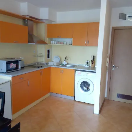 Hills 2