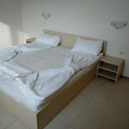 Aparthotel Hills 2 *