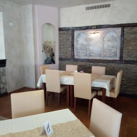 Aparthotel Hills 2 *